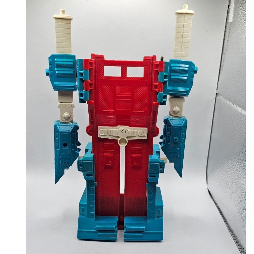 Vintage 1986 Transformers G1 Ultra Magnus Trailer Armor Hasbro Takara Macau